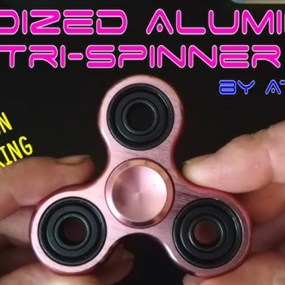 🦄Pink and Black Fidget Spinner New In Box